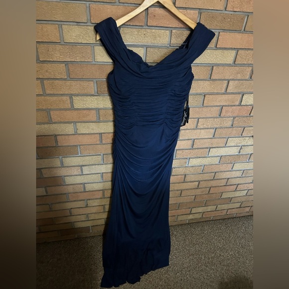 NWT La Femme Off Shoulder Column Mother of the Bride Ruched Navy Size 12 29541 - Picture 3 of 7